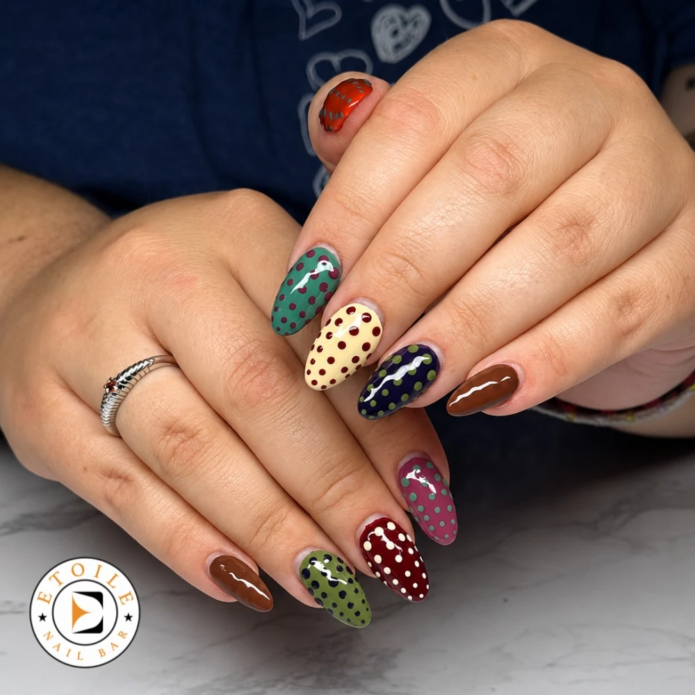Nail salon 60614 - Nail salon near me - Nail salon Chicago - Etoile Nail Bar